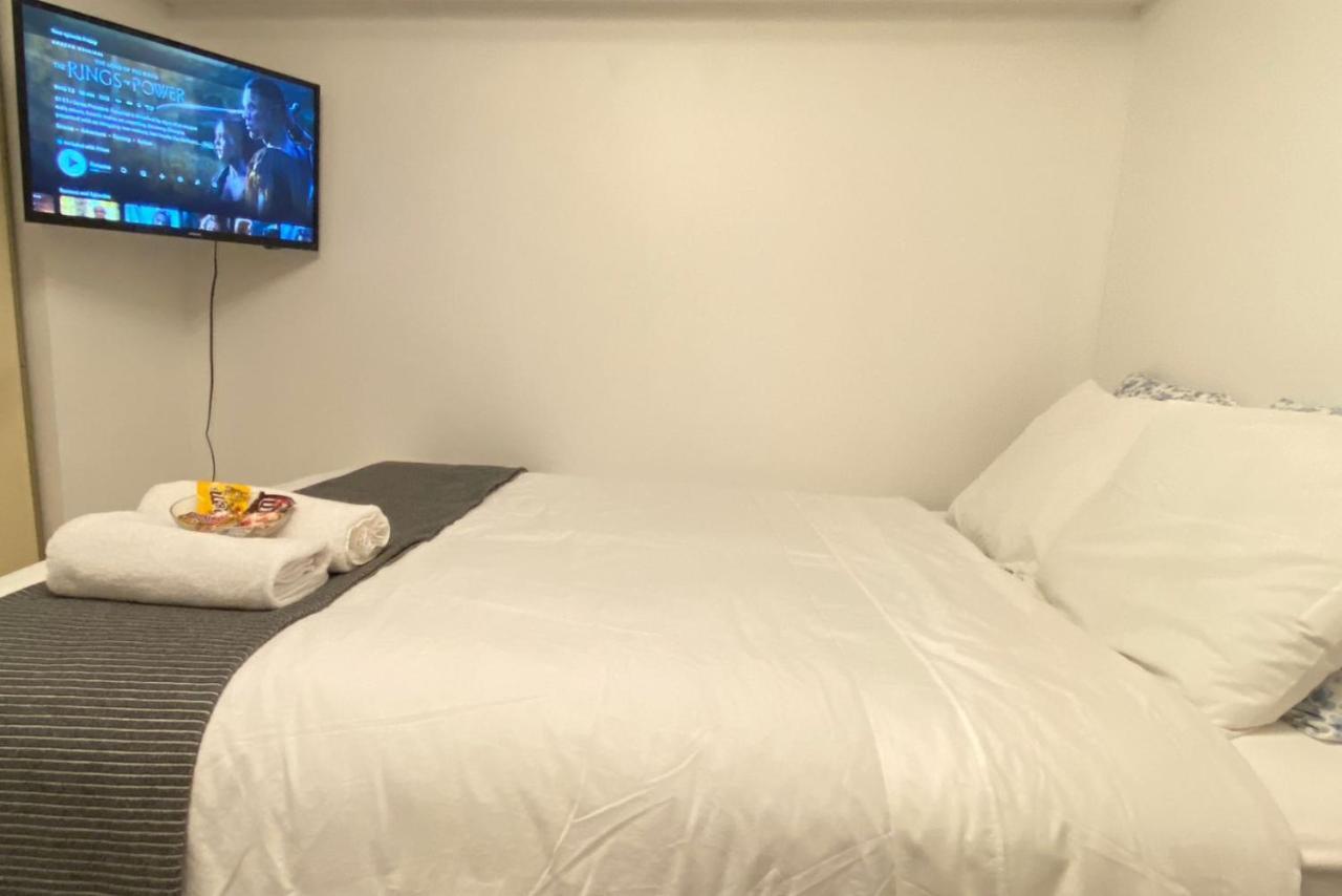 Toronto Bed & Breakfast - Free Parking Εξωτερικό φωτογραφία