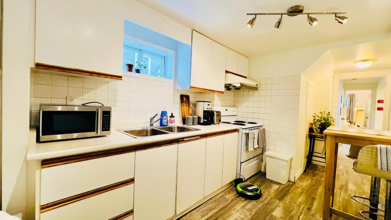 Toronto Bed & Breakfast - Free Parking Εξωτερικό φωτογραφία