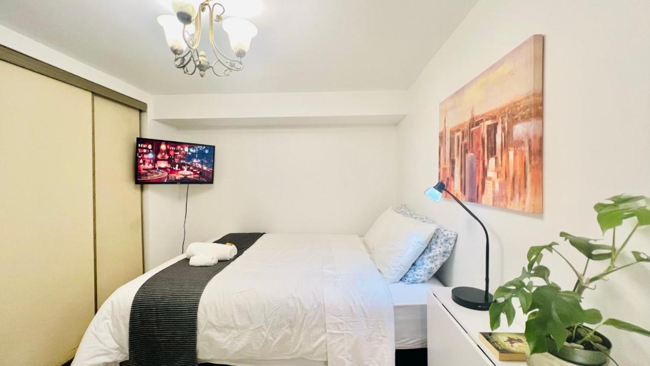 Toronto Bed & Breakfast - Free Parking Εξωτερικό φωτογραφία