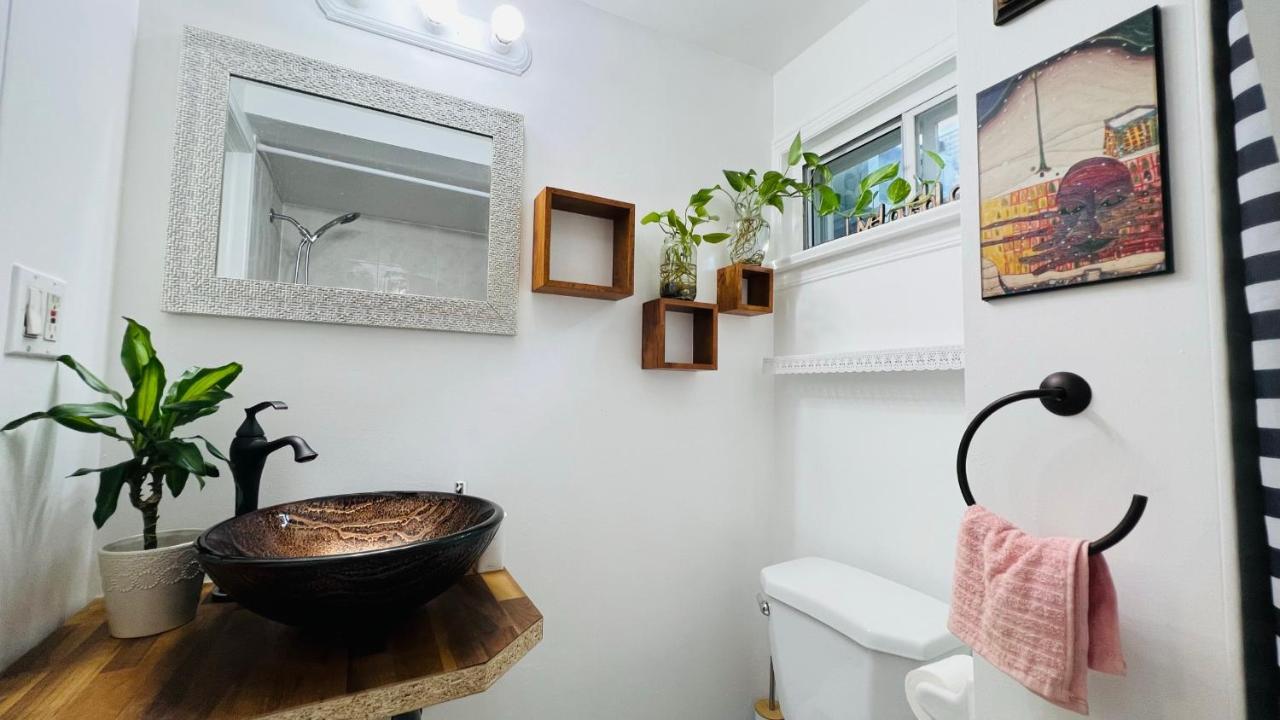 Toronto Bed & Breakfast - Free Parking Εξωτερικό φωτογραφία