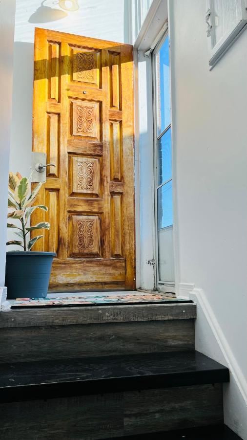 Toronto Bed & Breakfast - Free Parking Εξωτερικό φωτογραφία