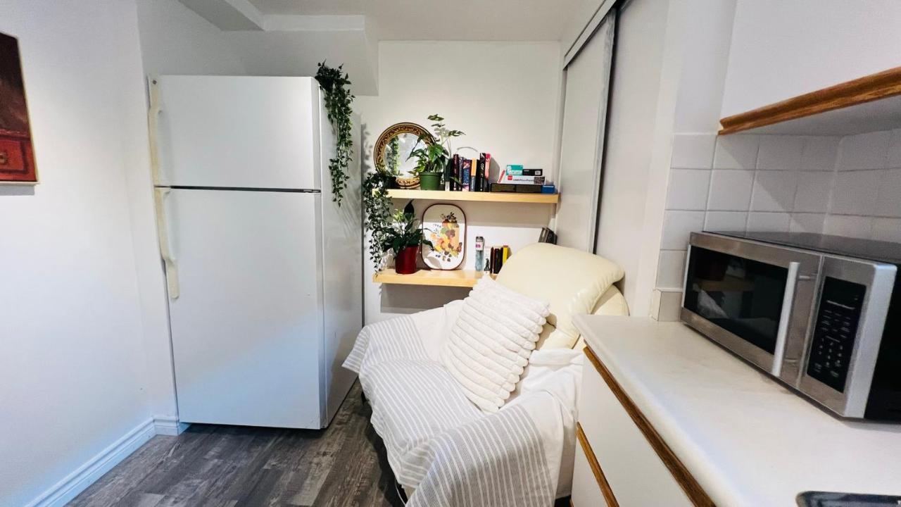 Toronto Bed & Breakfast - Free Parking Εξωτερικό φωτογραφία