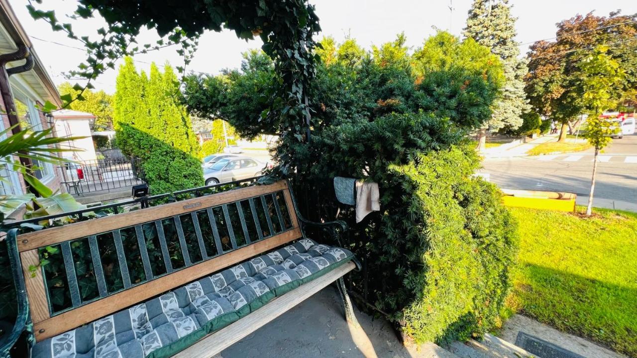 Toronto Bed & Breakfast - Free Parking Εξωτερικό φωτογραφία