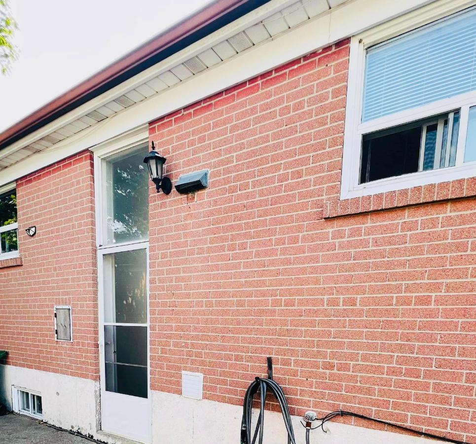 Toronto Bed & Breakfast - Free Parking Εξωτερικό φωτογραφία