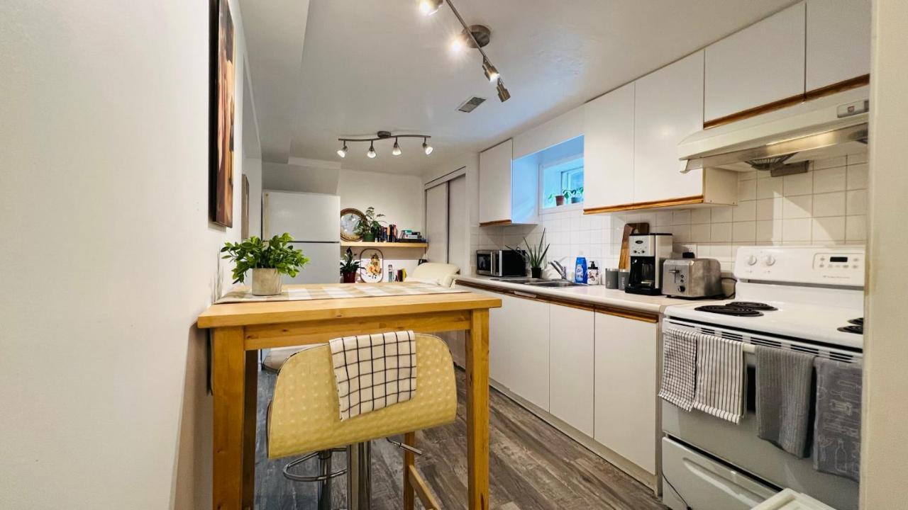 Toronto Bed & Breakfast - Free Parking Εξωτερικό φωτογραφία