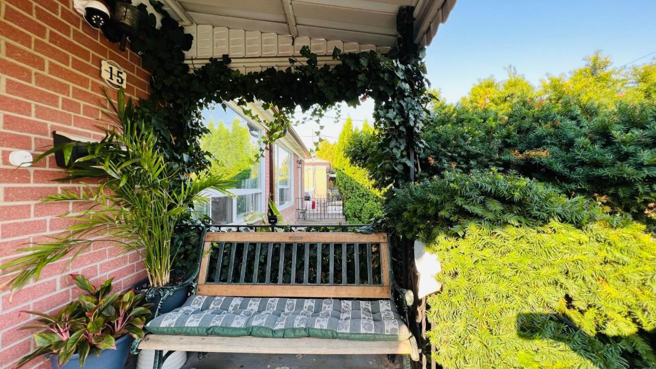 Toronto Bed & Breakfast - Free Parking Εξωτερικό φωτογραφία