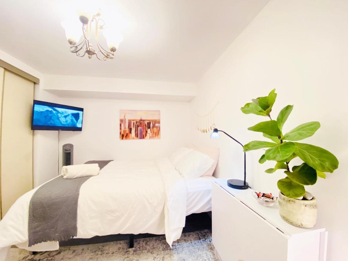Toronto Bed & Breakfast - Free Parking Εξωτερικό φωτογραφία