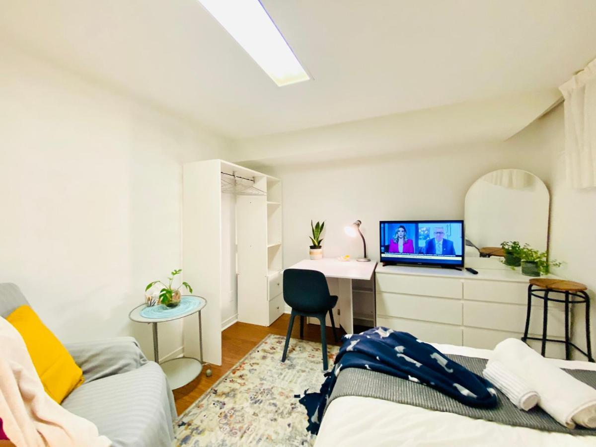 Toronto Bed & Breakfast - Free Parking Εξωτερικό φωτογραφία